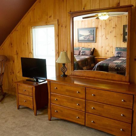 Shore Meadows Lodge Llc Lake George Værelse billede