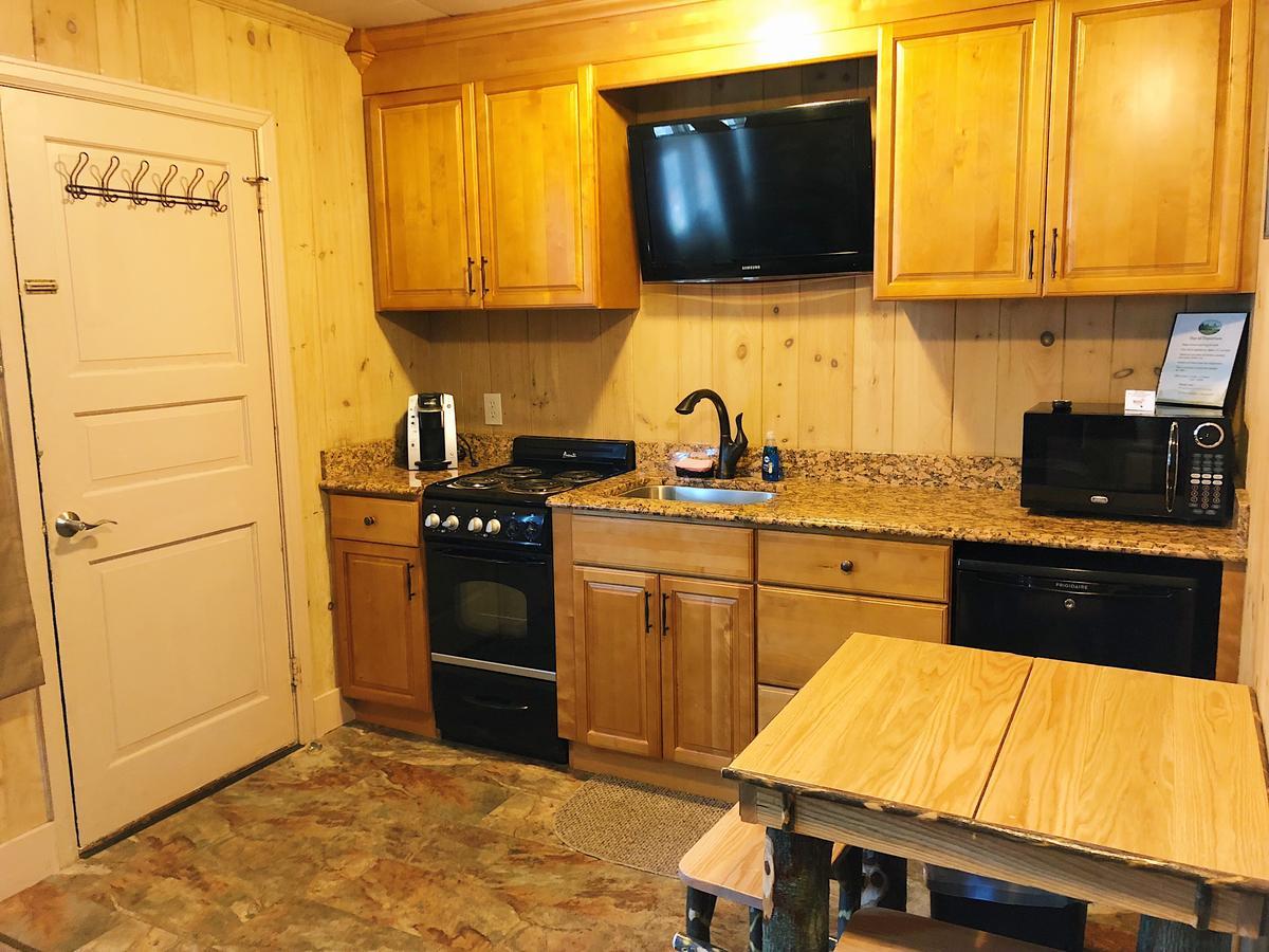 Shore Meadows Lodge Llc Lake George Eksteriør billede
